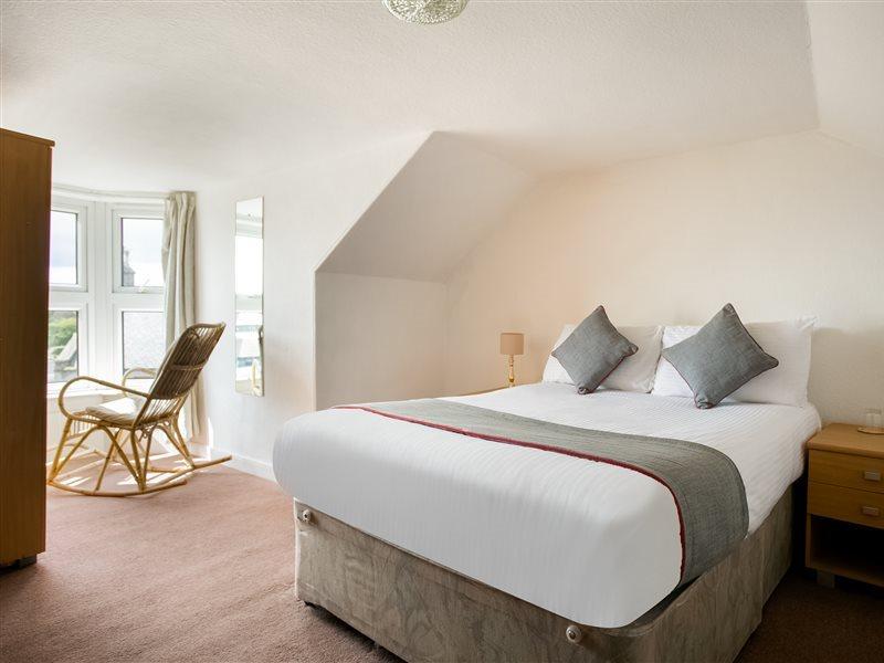 Corner Hotel Карнусти Екстериор снимка