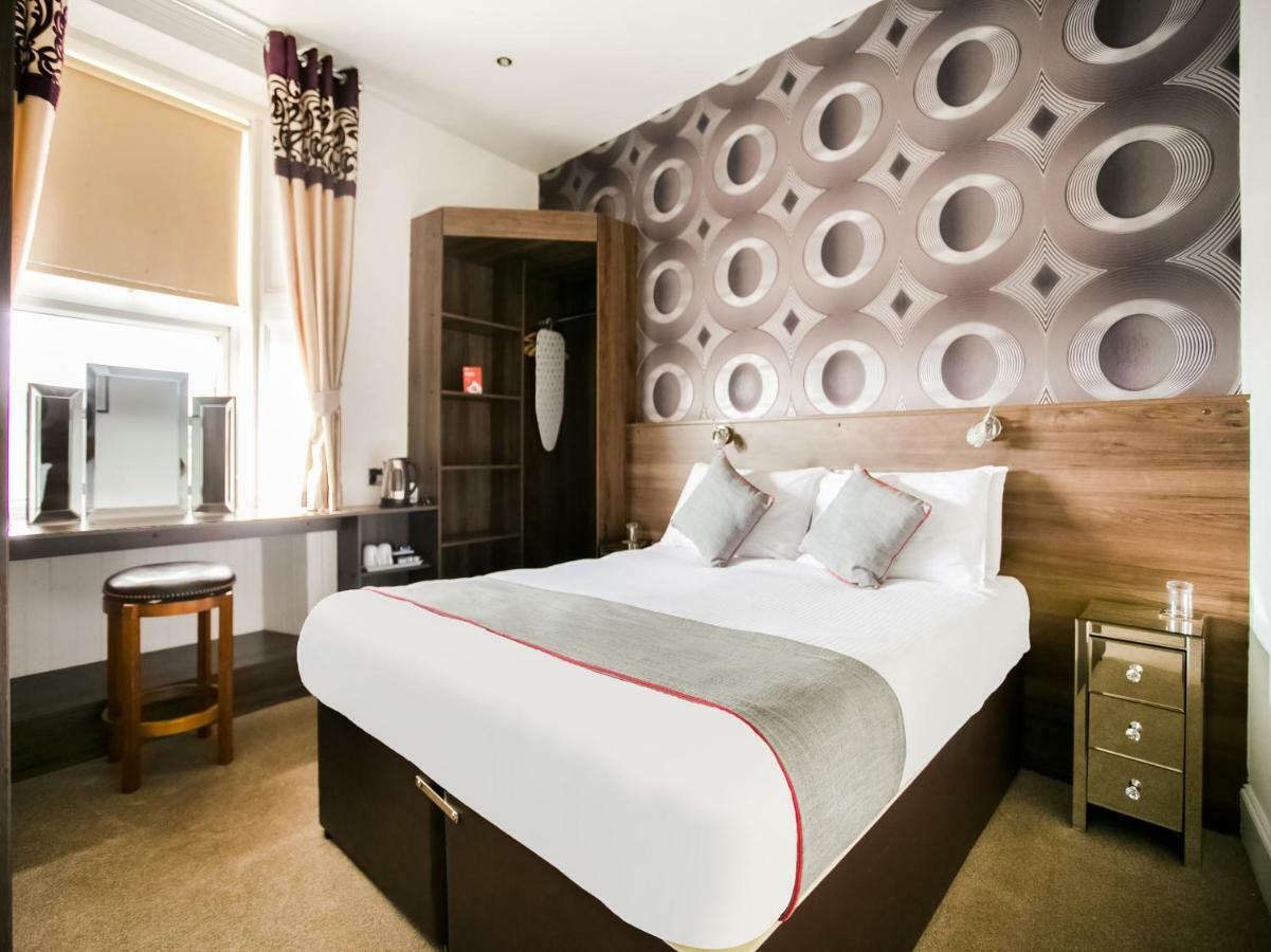 Corner Hotel Карнусти Екстериор снимка