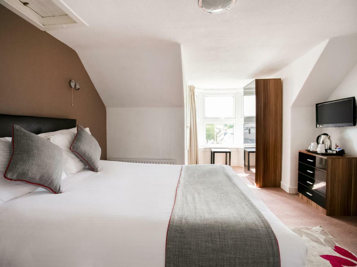 Corner Hotel Карнусти Екстериор снимка
