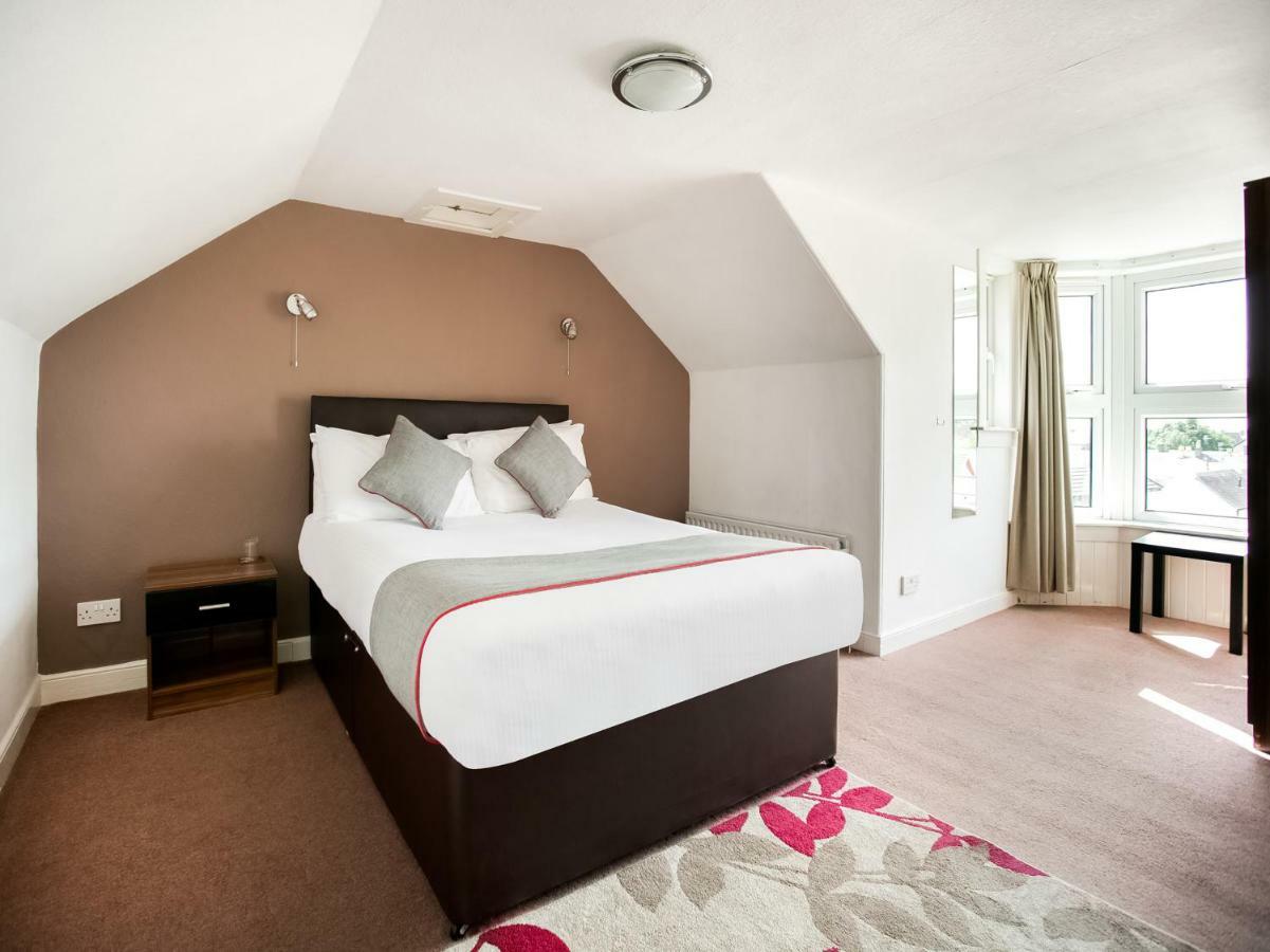 Corner Hotel Карнусти Екстериор снимка
