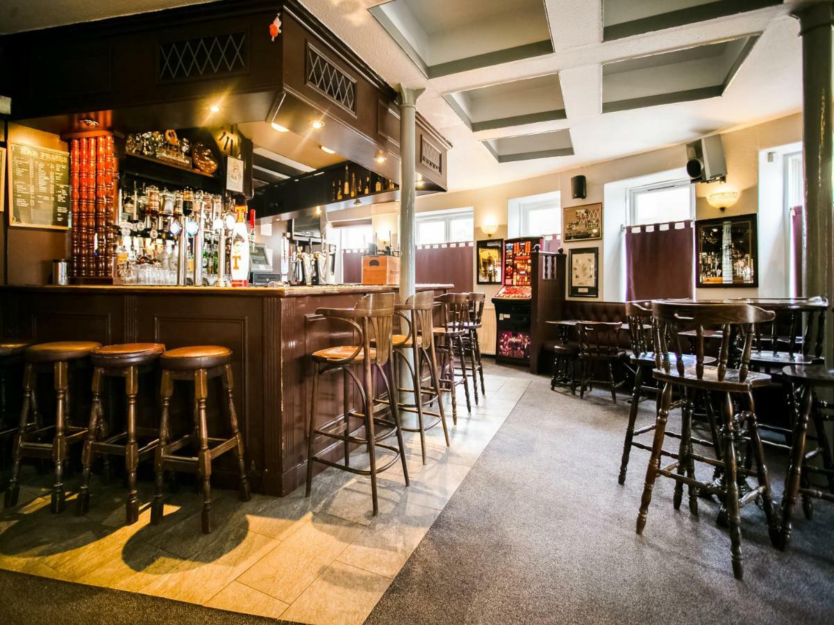 Corner Hotel Карнусти Екстериор снимка