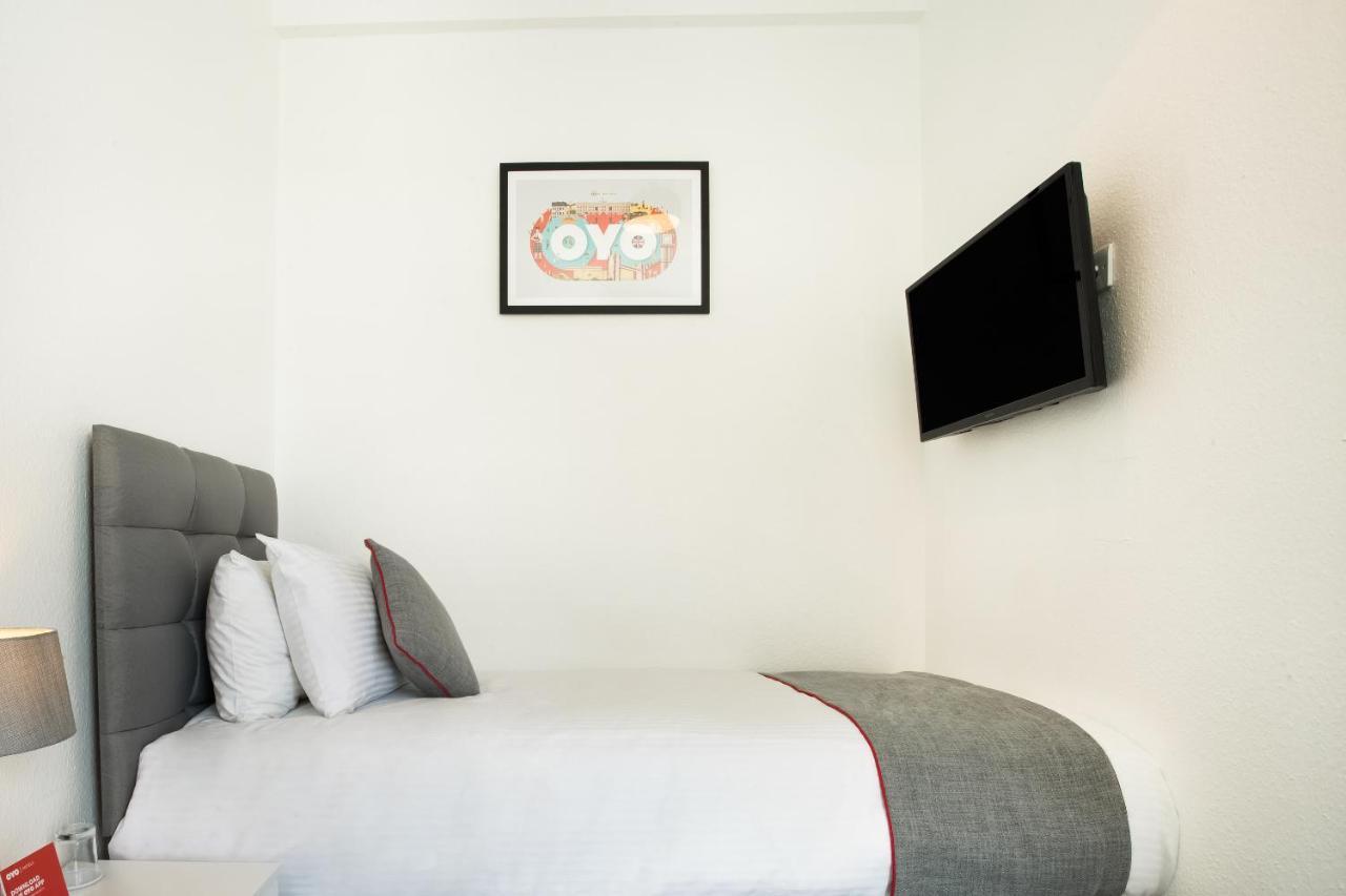 Corner Hotel Карнусти Екстериор снимка